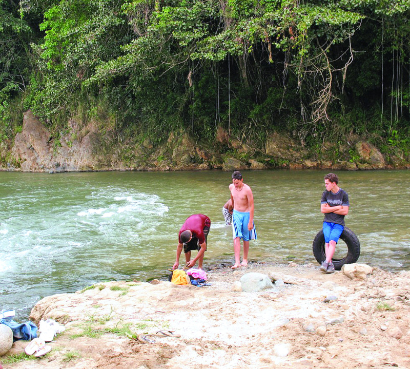 Autoridades cierran balnearios en Semana Mayor.