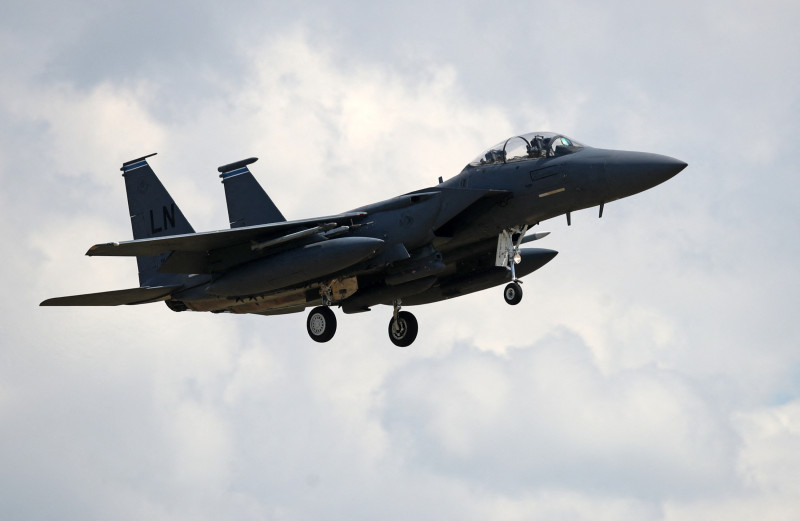 En la imagen se ve un avión de combate F-15E Eagle de la Fuerza Aérea de los Estados Unidos (USAF) ,el 15 de junio de 2020.