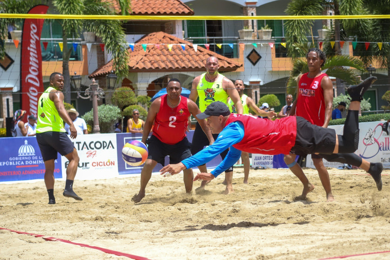 El torneo de voleibol de arena de Hato Mayor es el de mayor calidad que en este feriado se realiza en el país.