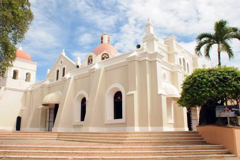 Este santuario, ofrece una vista panorámica del valle
