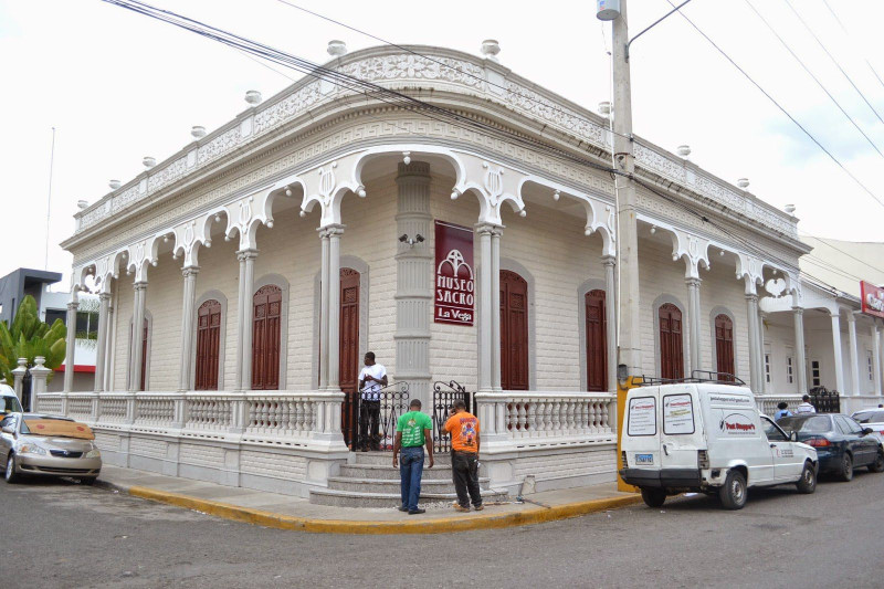 En el Museo Sacro los visitantes pueden explorar arte religioso