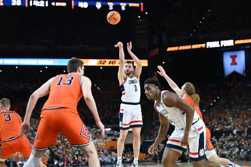 UConn vencen a Illinois 71-62 en la Final Fou, el sábado 4 de abril de 2026.