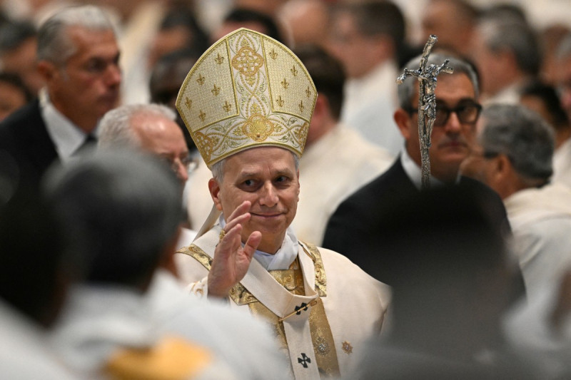 El Papa León XIV al finalizar la Misa Crismal del Jueves Santo en la Basílica de San Pedro en el Vaticano, el 2 de marzo de 2026.
