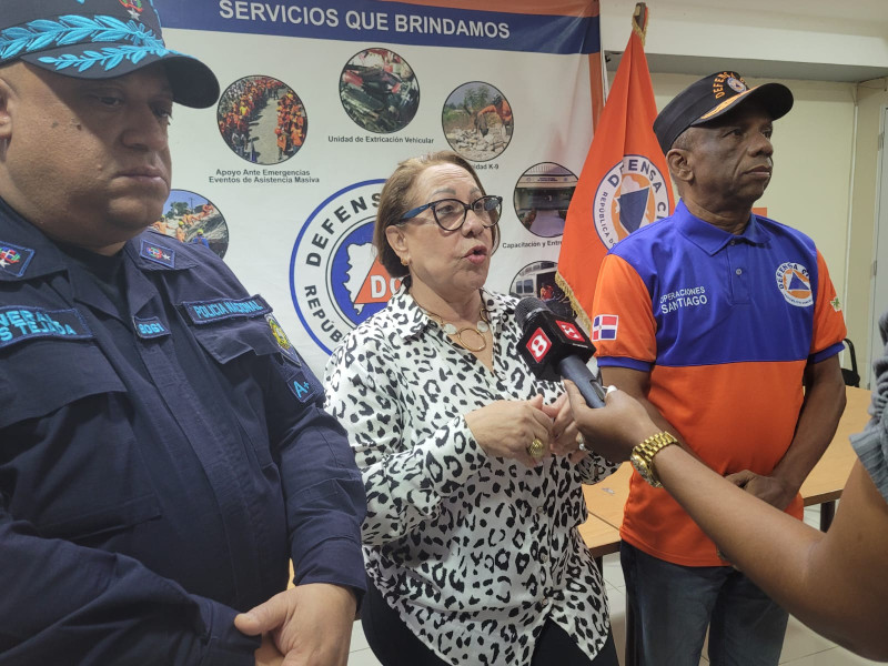 Rosa Santos, gobernadora provincial.