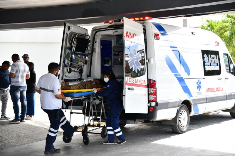 Llegada de herido al Hospital Traumatológico Doctor Darío Contreras