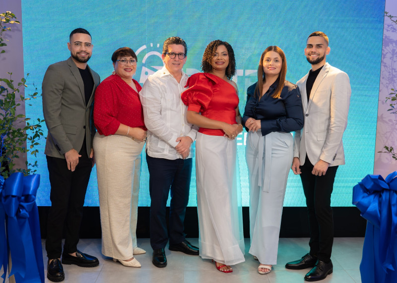 Leury Cabrera, Betania Ferreira, Ángel Cordero, Dios Ingrid Minaya, Marylola Lantigua y Brian Luna
