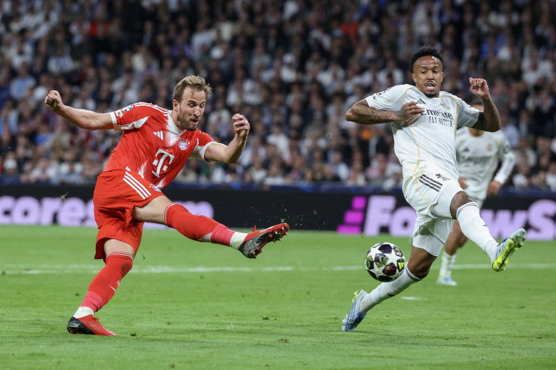 Harry Kane luego de patear el balón durante el partido.