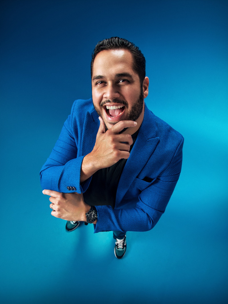 Juan Carlos Pichardo Jr. conducirá su programa por La X-102.