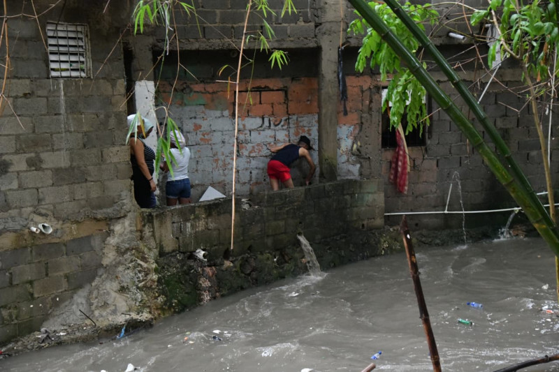 Cañadas se desbordaron por los intensos aguaceros.