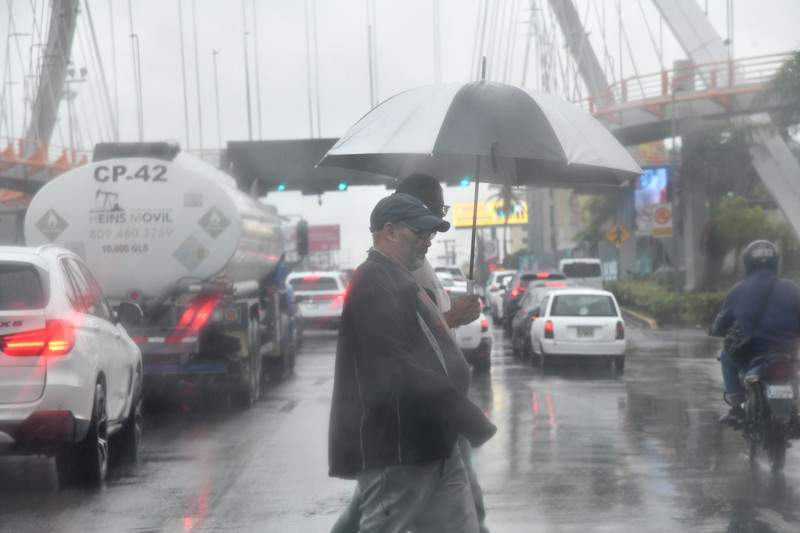 Ciudadanos confrontaron dificultades para llegar a sus lugares de trabajo.