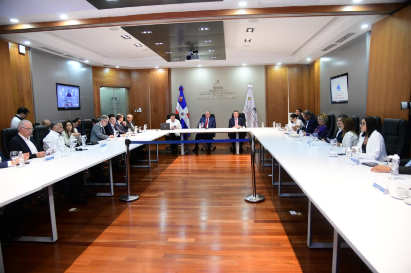 Los empresarios y el Gobierno estuvieron reunidos por alrededor de una hora en el Ministerio de Hacienda y Economía