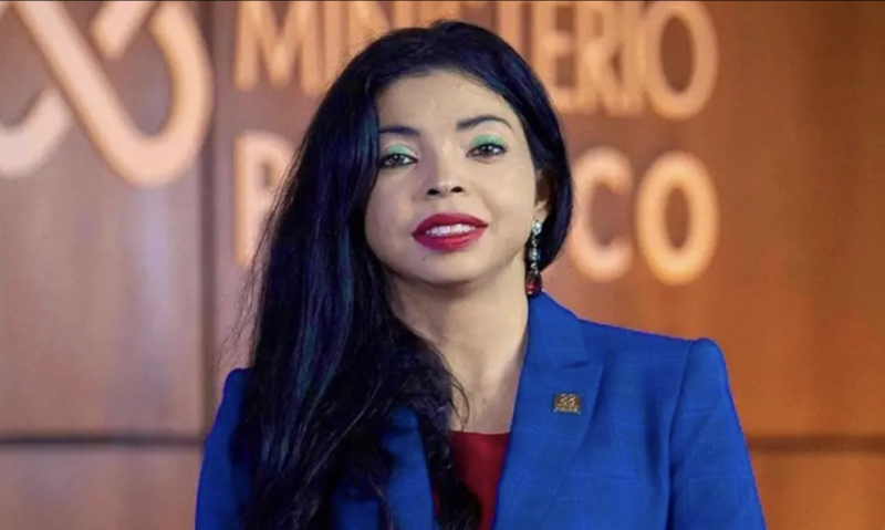 Yeni Berenice Reynoso.