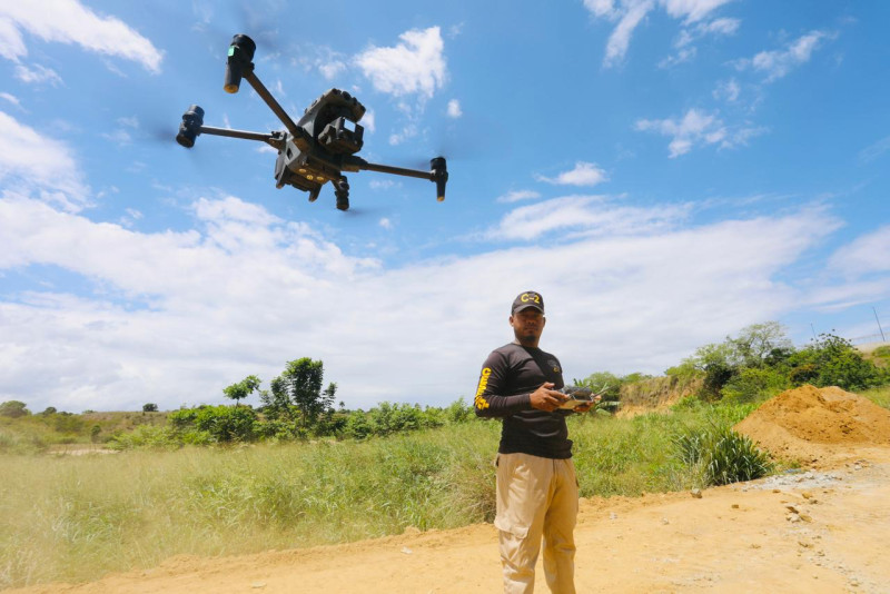 Sobrevuelo de uno de los drones utilizados en la vigilancia de la frontera.