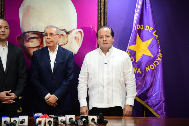 Paliza tras una reunión con el expresidente Danilo Medina sobre crisis de Medio Oriente. 10 de abril de 2026.