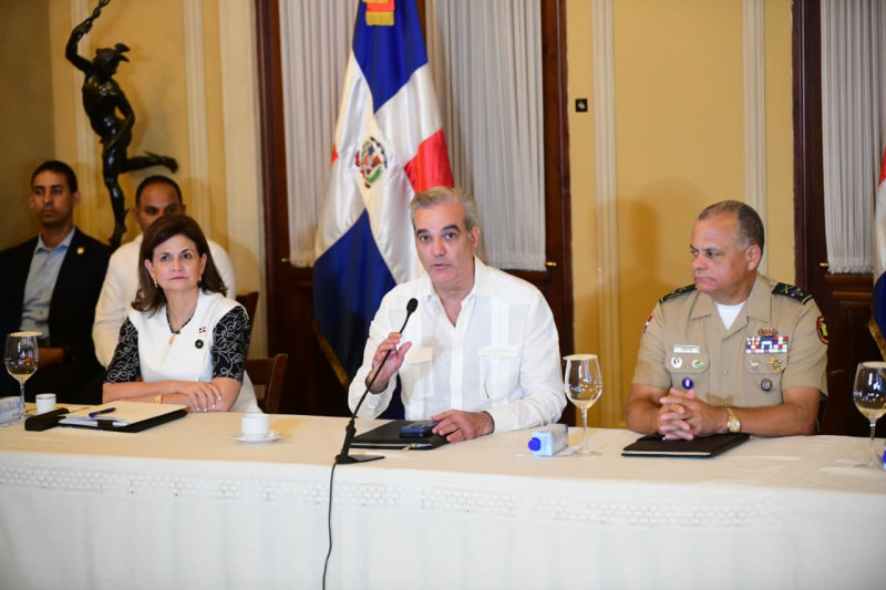 El mandatario encabezó una reunión en el Palacio Nacional en donde advirtió a la población.