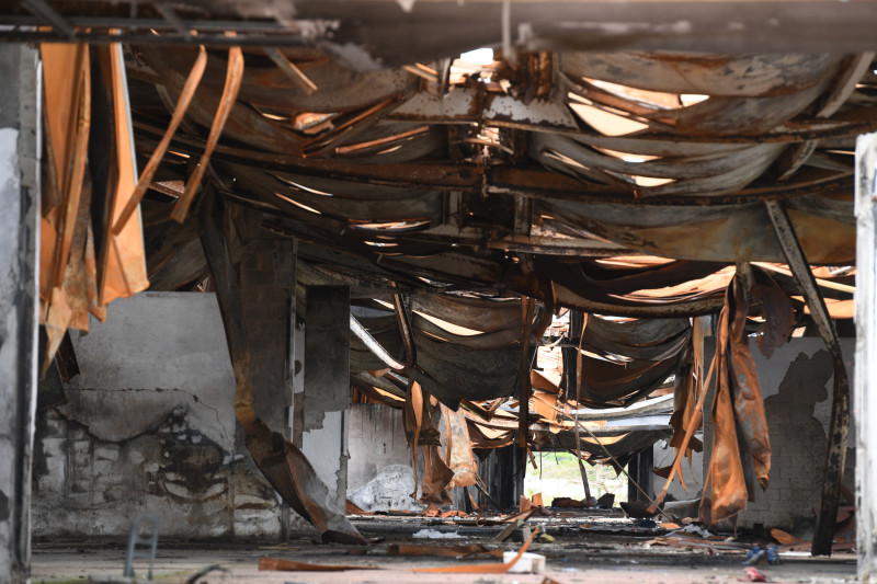 Nave afectada por incendio del Merca Santo Domingo.