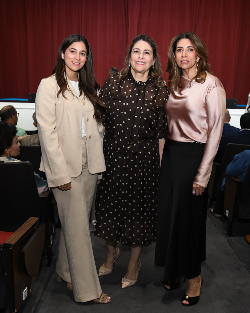 Claudia Hermida, Ivonne de Rizek y Gina de Hermida.