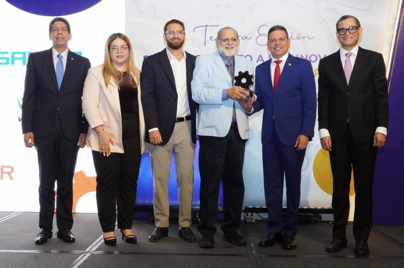 Karel Castillo, Ana Catalina Céspedes, Máximo López, Pedro Ramón López, Rafael Ulises Cruz y Eddy Olivares