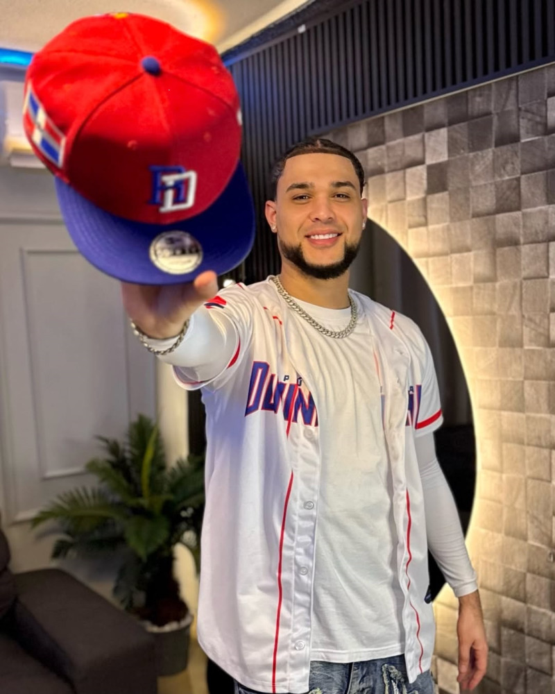 Samuel Wilfredo Diloné Castillo, conocido artísticamente como Sammy The Greatest (anteriormente DJ Sammy), es un influyente productor musical, DJ y cantante