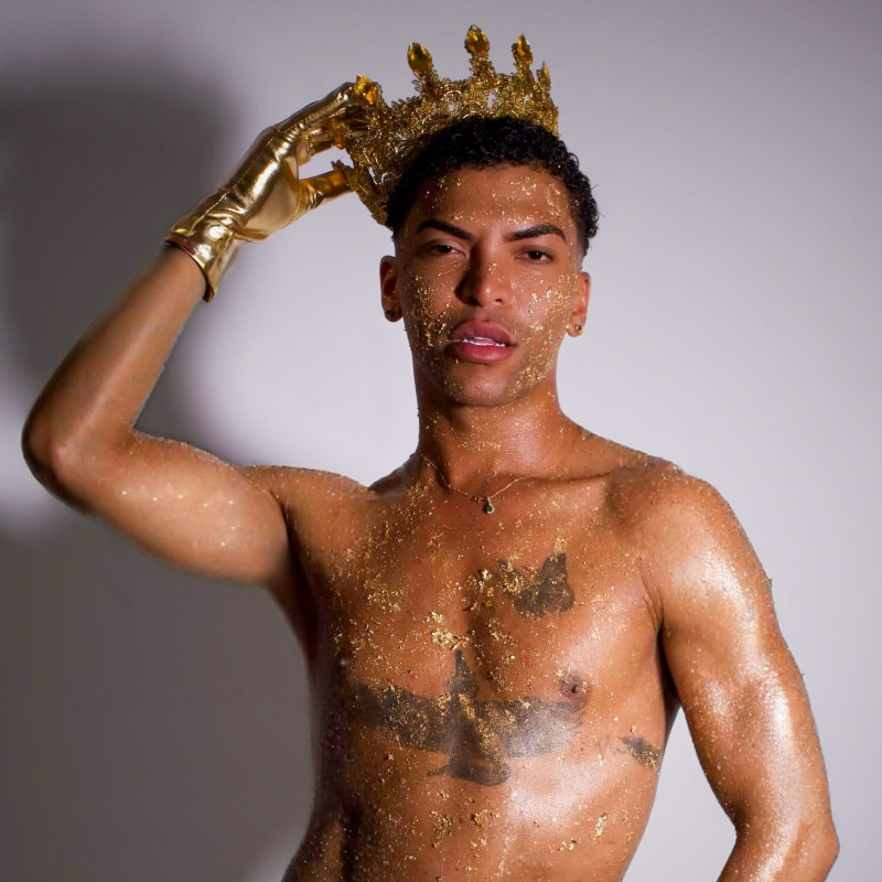 Gino Montalvo Martínez, mejor conocido en redes sociales como “Oyacito Rey de Reyes”, es un popular influencer, comediante y artista transformista cubano radicado en Miami.