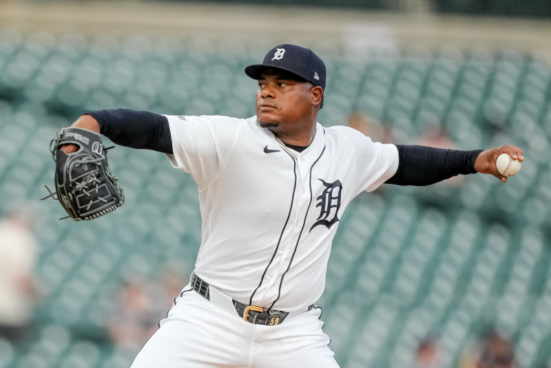 Framber Valdez al momento de realizar un lanzamiento.