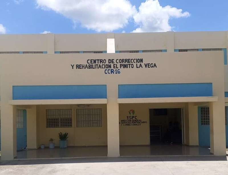 Fachada del Centro de Corrección y Rehabilitación (CCR) El Pinito, en la provincia La Vega.