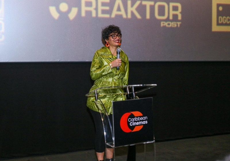 Leticia Tonos, directora de "Milly, Reina del Merengue", durante la gala premier.