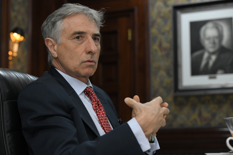 El embajador de la Unión Europea, Raúl Fuentes Milani, durante su participación en el Desayuno de Listín Diario.