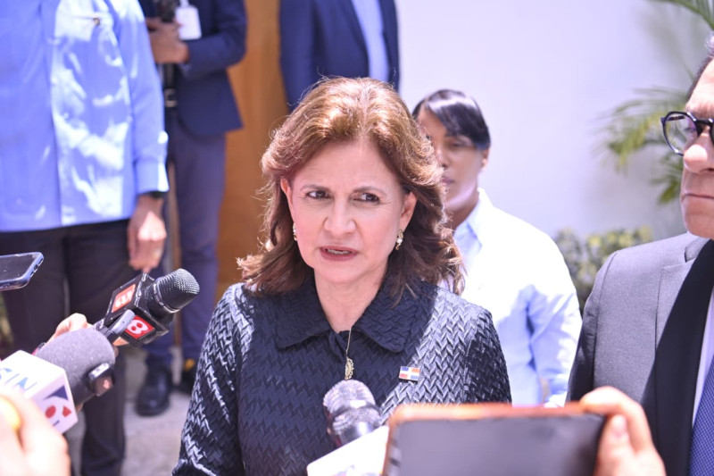 La vicepresidenta Raquel Peña habló sobre la situación de los damnificados, durante un acto en PUCMM.