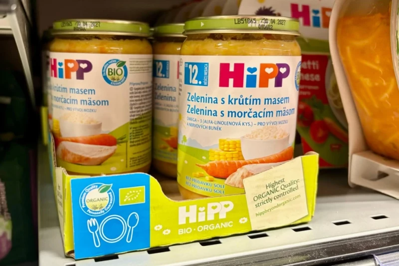 Comidas de la marca HIPP en un supermercado en Ceske Budejovice, República Checa, el 19 de abril del 2026.