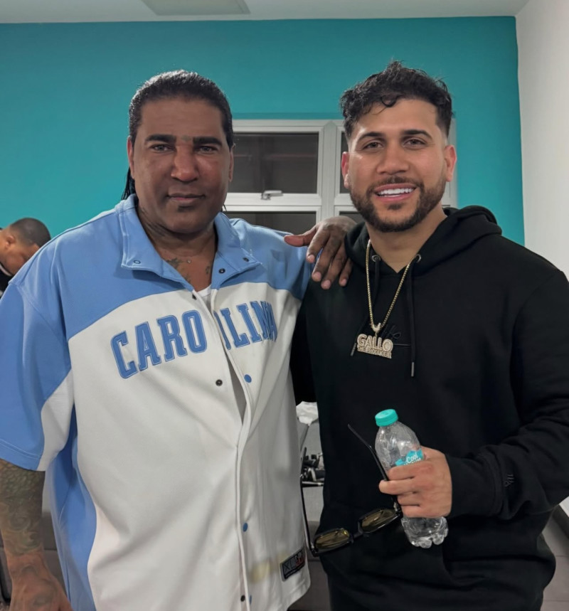 Omega y Gallo The Producer protagonizaron la segunda pelea de la noche.