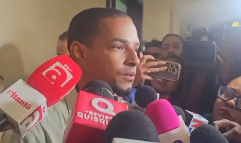 Gregory Adames ofreciendo declaraciones