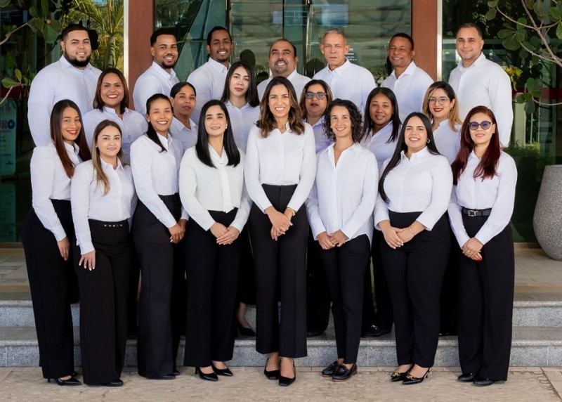 Equipo del Centro de Convenciones Utesa.