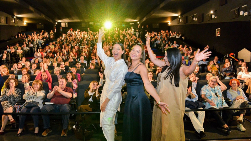 Una sala llena acogió la exhibición de la película dominicana “Día ocho: el soplo del Espíritu”  en el Cine Proyecciones de Madrid.