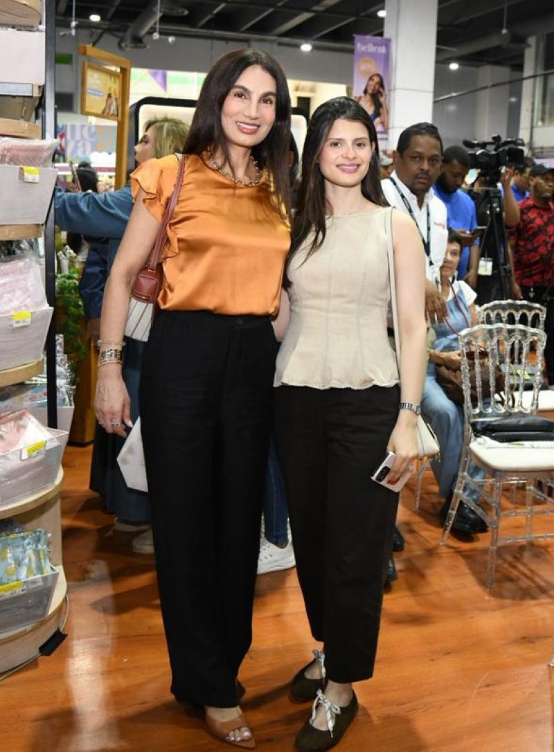 Tammy Ghattas y Paula Méndez