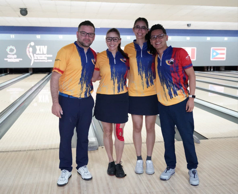 La delegación  de Colombia, que ganó el oro durante el evento.