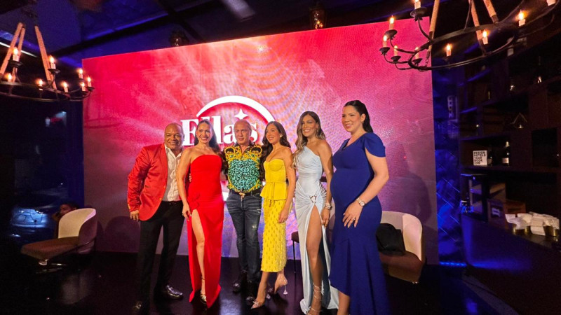 Jary Ramírez, Jenny Blanco, Alex Macía, Nahiony Reyes, Caroline Aquino y Yubelkis Peralta durante el encuentro de prensa del programa "Ellas de noche" (Telemicro).