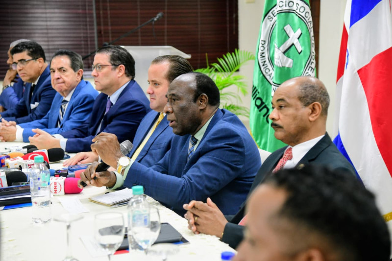 Lorenzo Mota King y Reynaldo Franco Aquino encabezaron la delegación de evangélicos