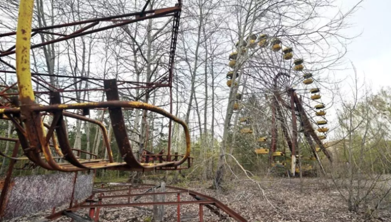 Feria abandonada en la ciudad fantasma de Prípiat, cerca de la central nuclear de Chernóbil, el 23 de abril de 2026, Ucrania.