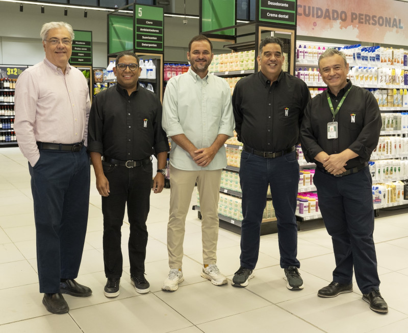 Santiago Cuadra, Omar Encarnación, Avelino Cuadra, Celso Portela y Juan Carlos Marín.
