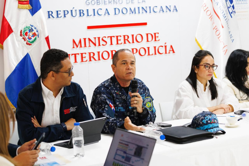 Momento del desarrollo ayer de la mesa de trabajo que tenía de propósito avanzar en un plan de acción integral orientado al ordenamiento del tránsito y la seguridad vial.