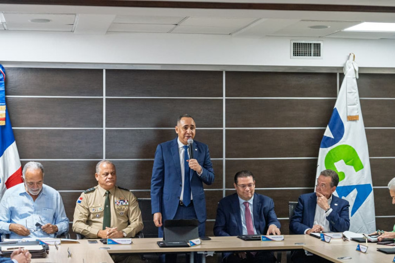 La reunión estuvo encabezada por el director de la DGA, Nelsón Arroyo.