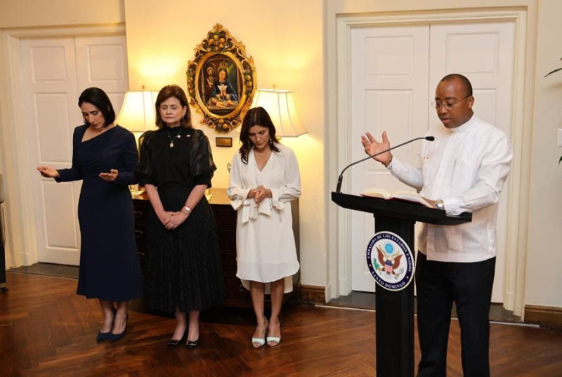 La velada concluyó con un espacio de intercambio entre los invitados, consolidando la diplomacia cultural como herramienta clave para fortalecer los lazos entre los Estados Unidos y la República Dominicana.