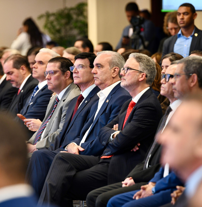 El presidente Luis Abinader participó del “Día de la Industria Nacional”, junto a funcionarios y líderes empresariales.