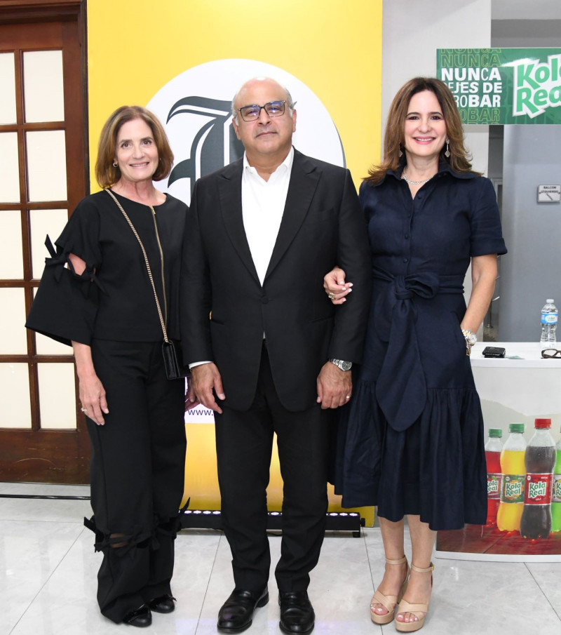 Sharon de Sanz, Héctor José Rizek y Bethania de Rizek