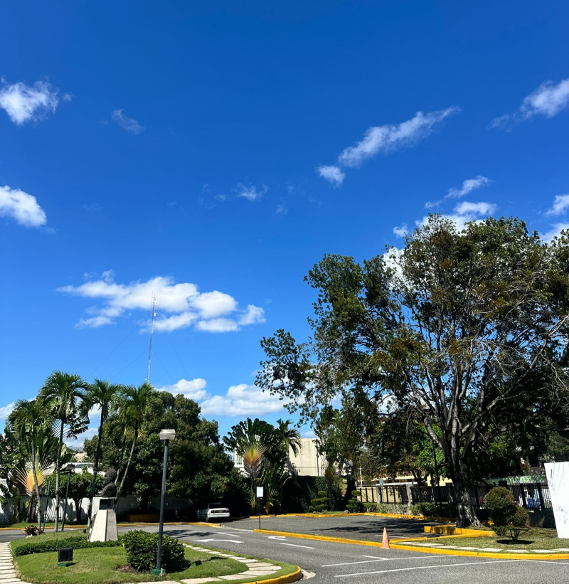 Día soleado en el Distrito Nacional.
