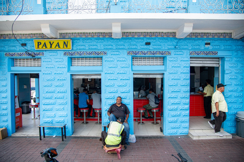 Barra Payán, espacio donde ha trabajado Mariano Paulino durante 69 años