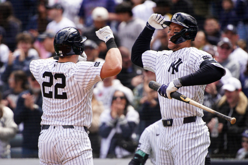 Ben Rice y Aaron Judge festejan luego de que Rice conectara jonrón.