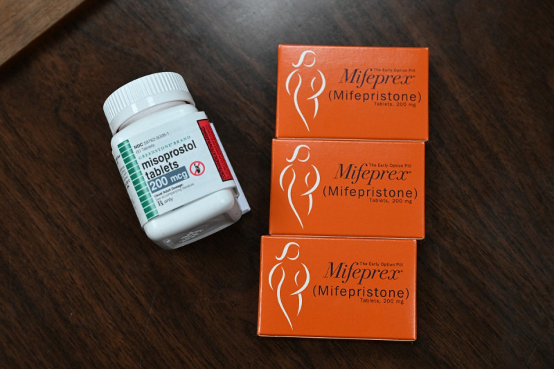 Mifepristona (Mifeprex) y misoprostol, los dos fármacos utilizados en un aborto con medicamentos, se ven en Clínica de Reproducción Femenina.