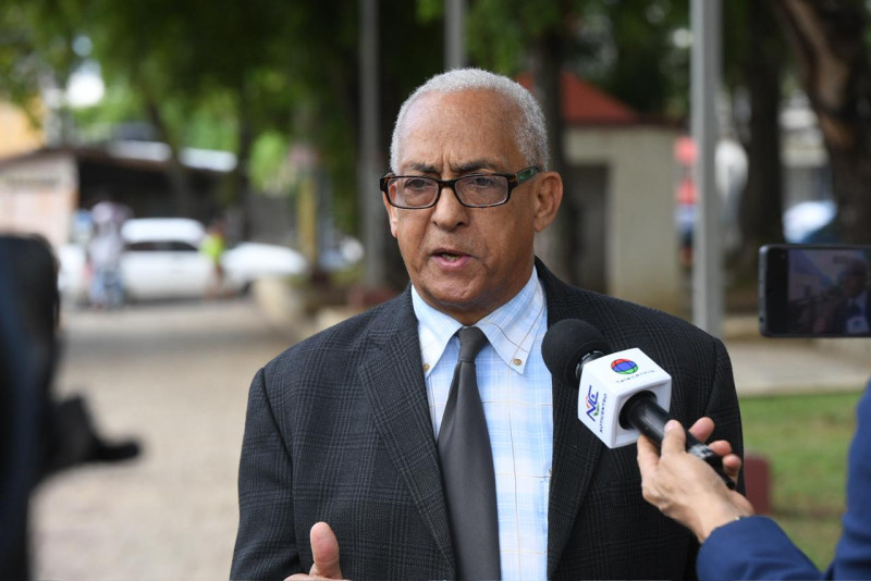 El presidente de la Red Dominicana de Comunicadores y representante de los comunitarios de Villa Meya, Ramón Rosario Cocco.